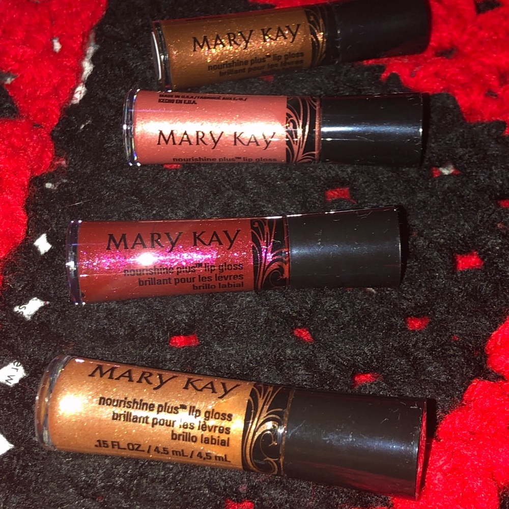 NouriShine lip gloss